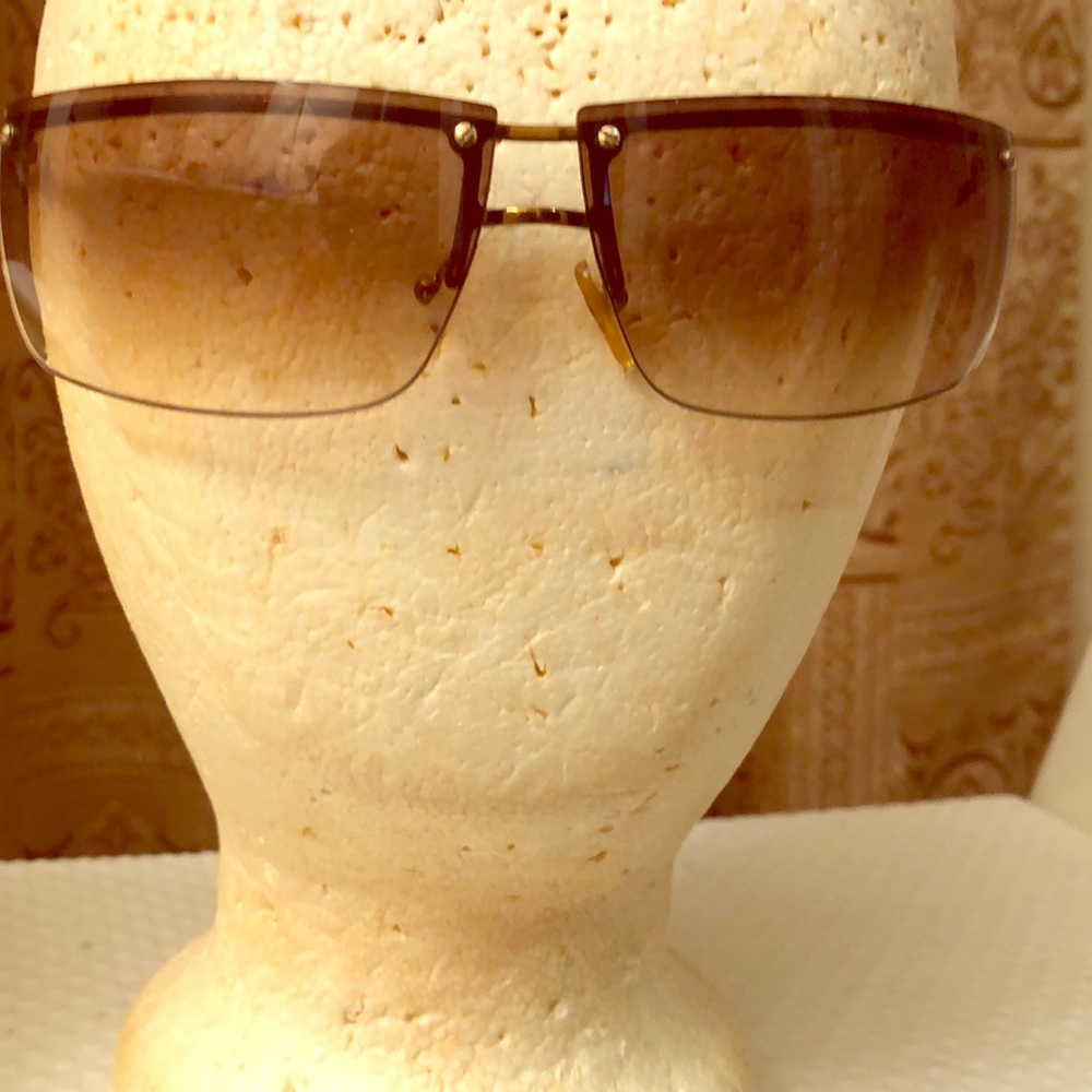 Authentic GUCCI sunglasses